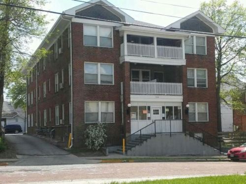 1 BR, 1 BA, $870