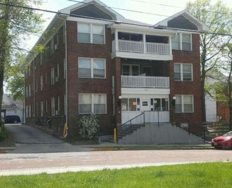 2 BR, 1 BA, $895