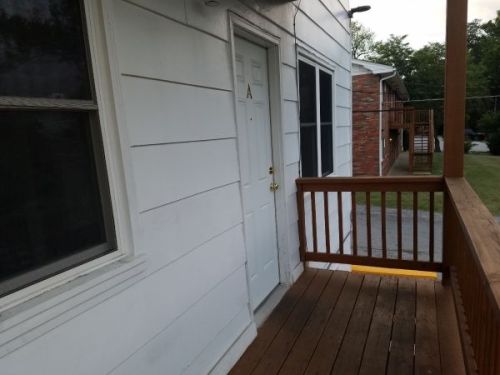 2 BR, 1 BA, $930